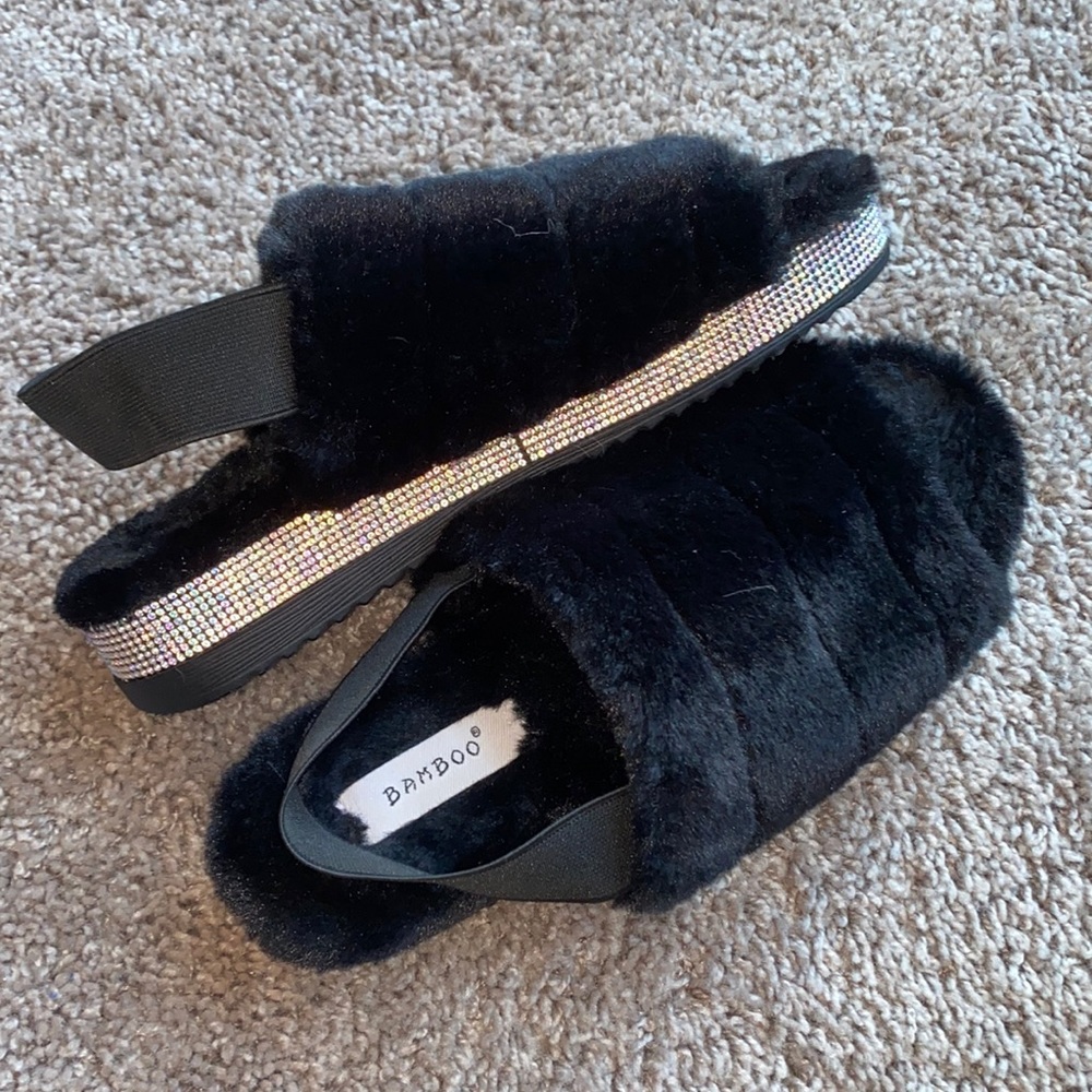 Bamboo Rhinestone Black Fluffy Sandals!